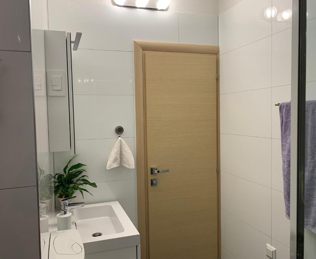 Mm Split Apartment - 5 Min By Car To The Beach & City Center - Free Public Parking Екстер'єр фото